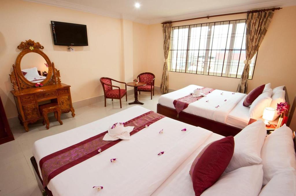 Mittapheap Hotel Kampot Exterior photo
