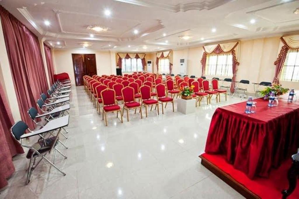 Mittapheap Hotel Kampot Exterior photo
